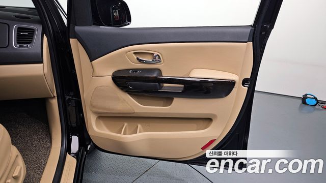 Kia Canival 2020 — photo 14