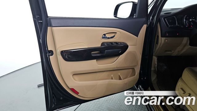 Kia Canival 2020 — photo 15