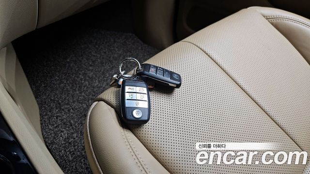 Kia Canival 2020 — photo 31
