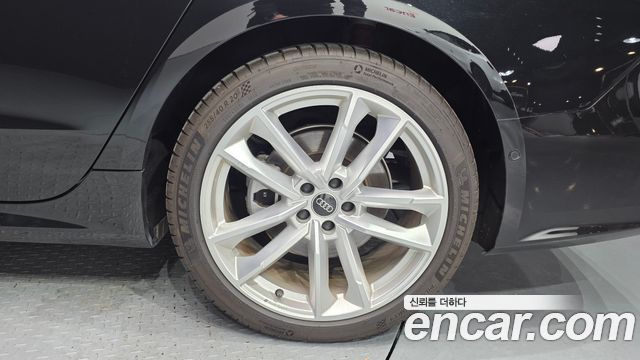 Audi A7 2023 — photo 7