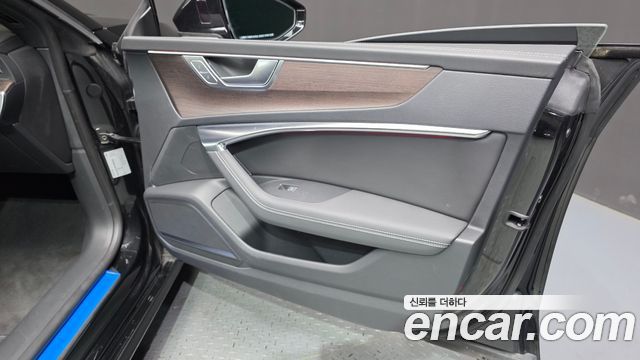 Audi A7 2023 — photo 14
