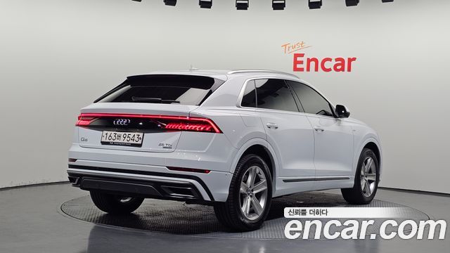 Audi Q8 2020 — photo 2
