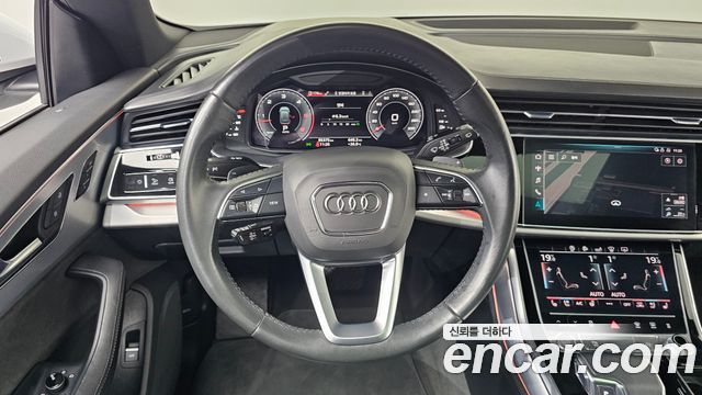 Audi Q8 2020 — photo 12