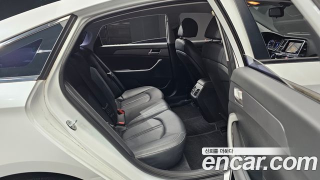 Hyundai Sonata 2019 — photo 17
