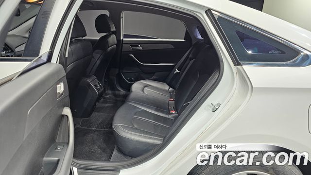 Hyundai Sonata 2019 — photo 18