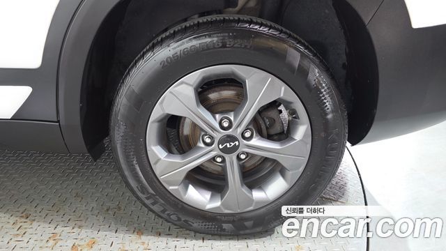Kia Seltos 2023 — photo 7