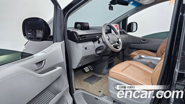 Hyundai Staria 2022 — photo 13