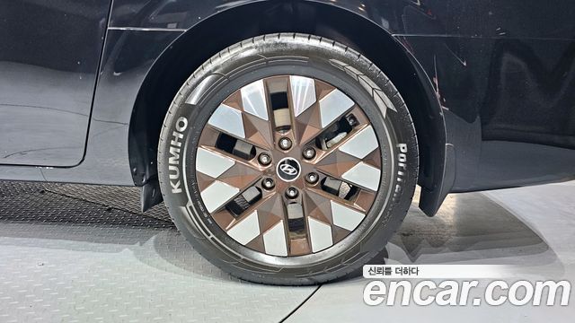 Hyundai Staria 2022 — photo 7