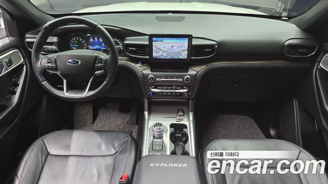 Ford Explorer 2020 — photo 10