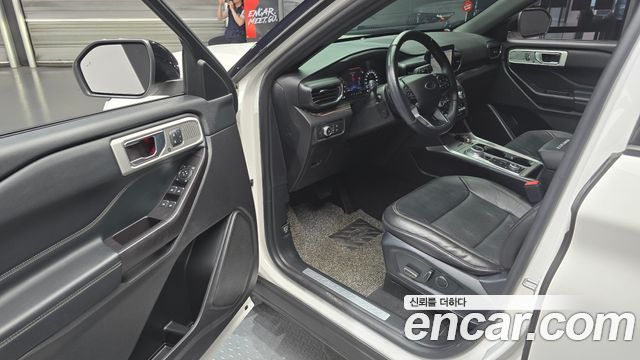 Ford Explorer 2020 — photo 13