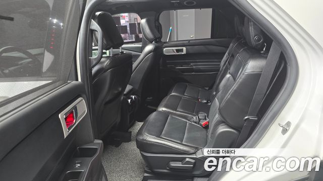 Ford Explorer 2020 — photo 17