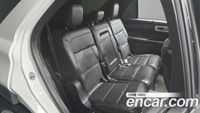 Ford Explorer 2020 — photo 18