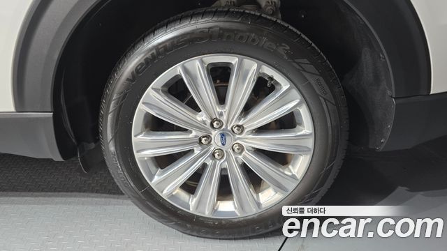 Ford Explorer 2020 — photo 7