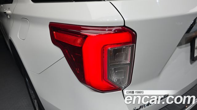 Ford Explorer 2020 — photo 9