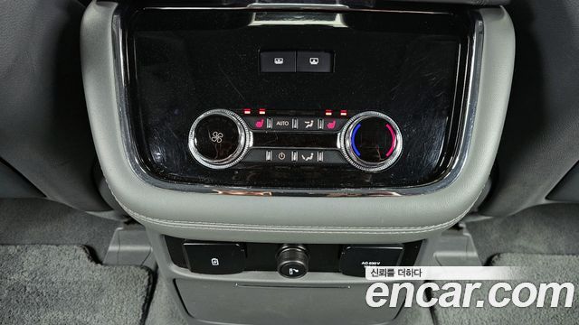 Lincoln Navigator 2021 — photo 24