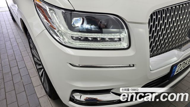 Lincoln Navigator 2021 — photo 8