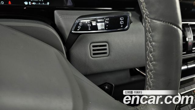 Lincoln Navigator 2021 — photo 29