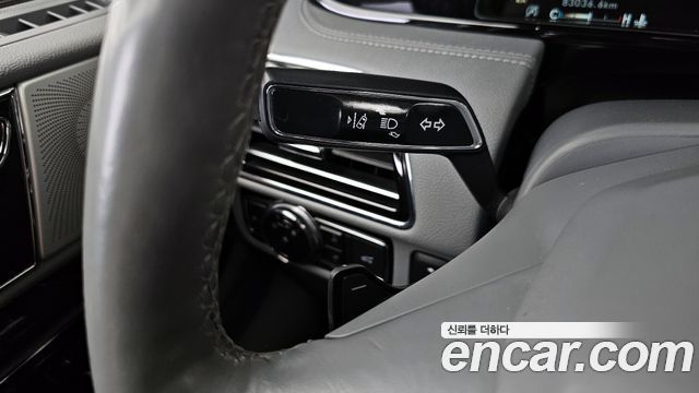 Lincoln Navigator 2021 — photo 36