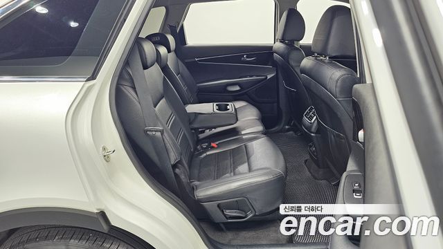 Kia Sorento 2019 — photo 17
