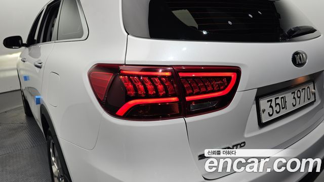 Kia Sorento 2019 — photo 9