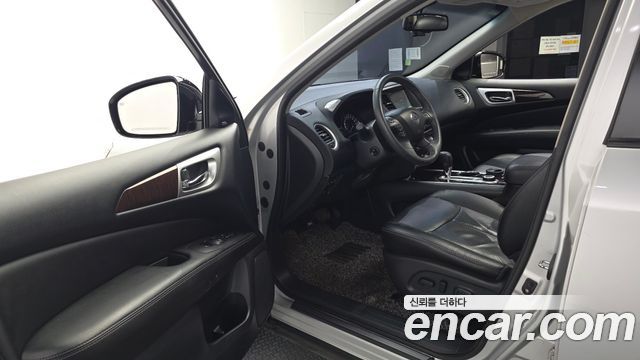Nissan Pathfinder 2015 — photo 10