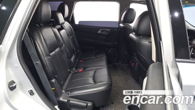 Nissan Pathfinder 2015 — photo 11