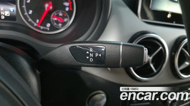 Mercedes-Benz B-Class 2018 — photo 12