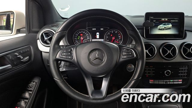 Mercedes-Benz B-Class 2018 — photo 19