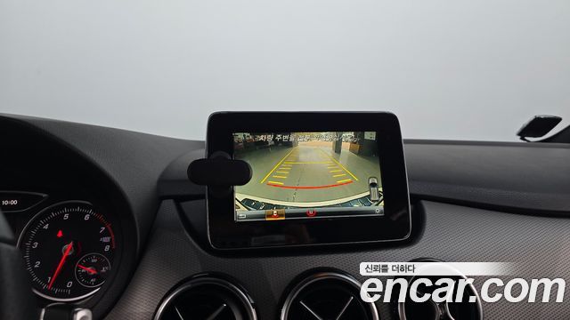 Mercedes-Benz B-Class 2018 — photo 20