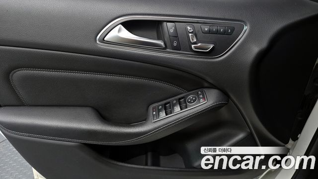 Mercedes-Benz B-Class 2018 — photo 14