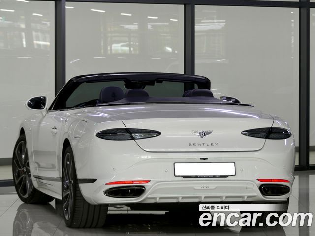 Bentley Continental 2025 — photo 4
