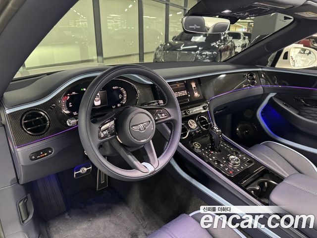 Bentley Continental 2025 — photo 8