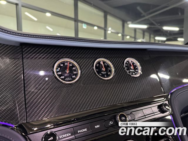 Bentley Continental 2025 — photo 13