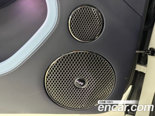 Bentley Continental 2025 — photo 17