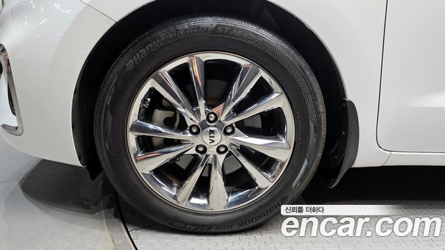 Kia Canival 2019 — photo 5
