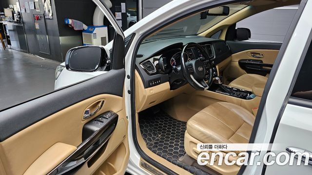Kia Canival 2019 — photo 13