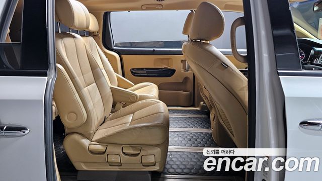Kia Canival 2019 — photo 18
