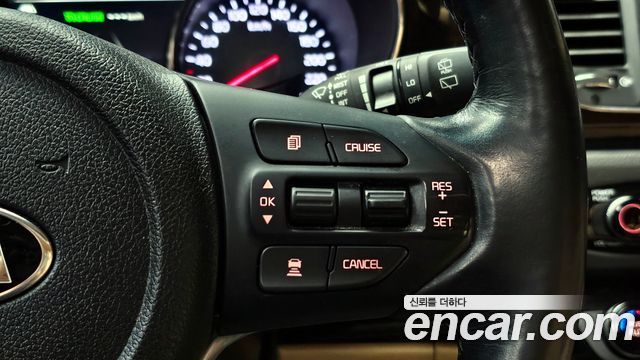 Kia Canival 2019 — photo 24