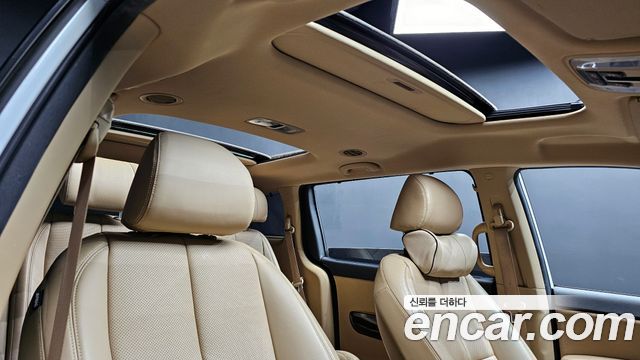 Kia Canival 2019 — photo 25