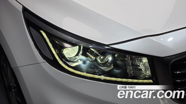 Kia Canival 2019 — photo 8