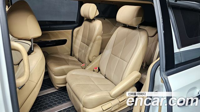 Kia Canival 2019 — photo 16