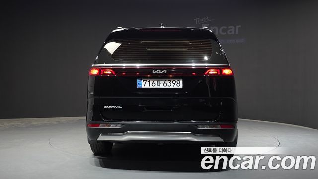 Kia Canival 2023 — photo 4