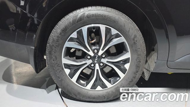 Kia Canival 2023 — photo 5