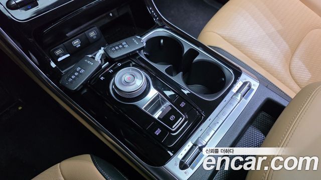 Kia Canival 2023 — photo 9