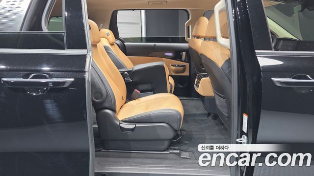 Kia Canival 2023 — photo 12