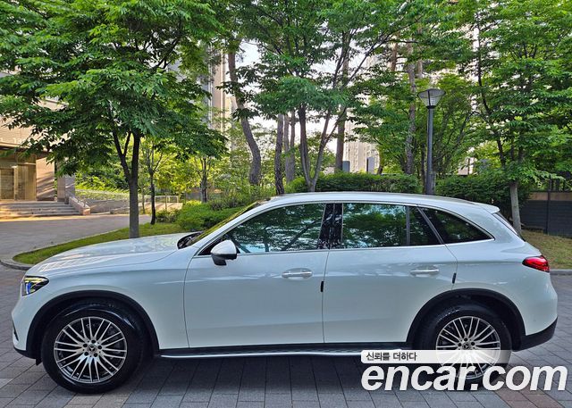 Mercedes-Benz GLC-Class 2025 — photo 3