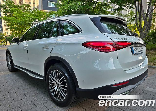Mercedes-Benz GLC-Class 2025 — photo 4