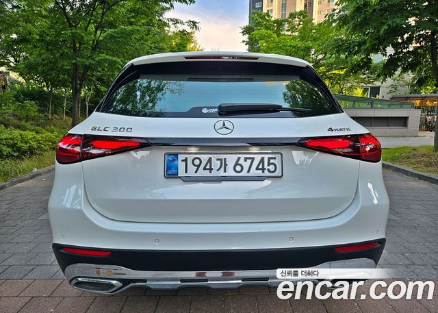 Mercedes-Benz GLC-Class 2025 — photo 5