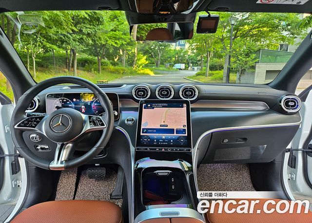 Mercedes-Benz GLC-Class 2025 — photo 9