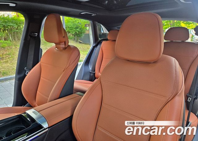 Mercedes-Benz GLC-Class 2025 — photo 10